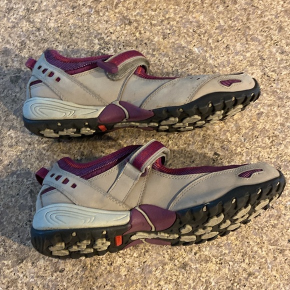 L.L. Bean Sandals or Sneakers? 7 Velcro Closure - Picture 6 of 17